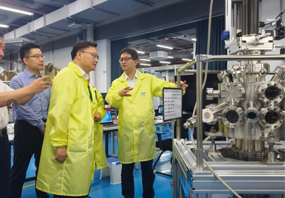 Tang Wenkan, deputy director of Shanghai Municipal Economic and Information Commission, and his delegation visited the site for research